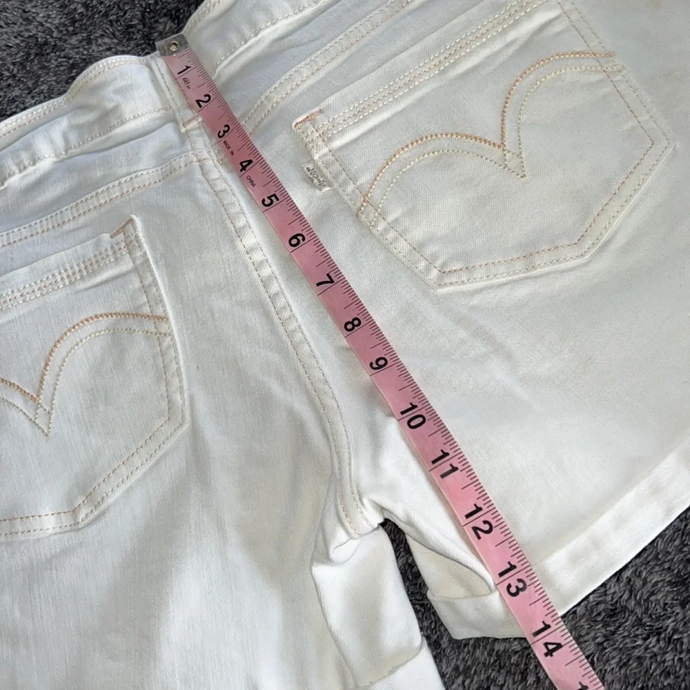 LEVIS SHORTS WHITE SIZE W30 PEACH & CREAM COLORED THREADS ROLLED HEM WHITE LABLE